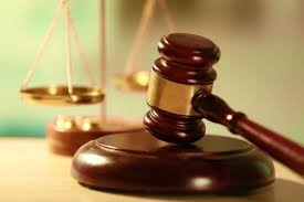 Suspected drug peddlers remanded for allegedly pouring acid on victim.