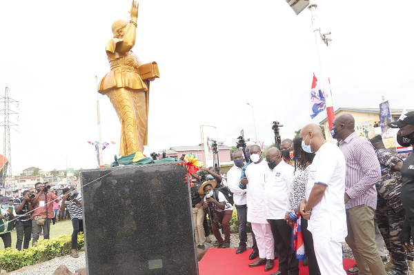 President Akufo-Addo, Mrs Ursula Owusu-Ekuful, MP for Ablekuma West and some dignitaries looking at the statue of the late MP. Picture: Samuel Tei Adano President Akufo-Addo, Mrs Ursula Owusu-Ekuful, MP for Ablekuma West and some dignitaries looking at the statue of the late MP. Picture: Samuel Tei Adano