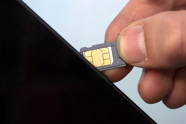 UK mobile phone firms to be banned from selling locked handsets
