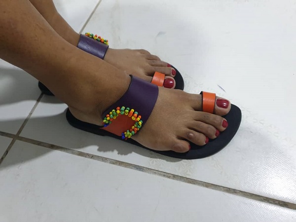 Making toes to talk with Nhyiraba