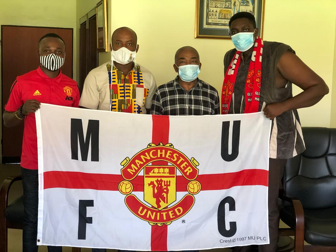 Rex Danquah(2nd right) with the Ghana Man U delegation Ghana Man U. calls on Mr Danquah