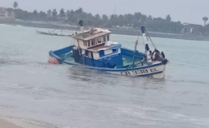 Elmina’s second-largest fishing boat sinks, all crew survive