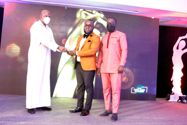 Mr Ato Afful (left), MD, Graphic Communications Ltd, presenting a Platinum Award to a representative of EXP Ghana Mr Ato Afful (left), MD, Graphic Communications Ltd, presenting a Platinum Award to a representative of EXP Ghana