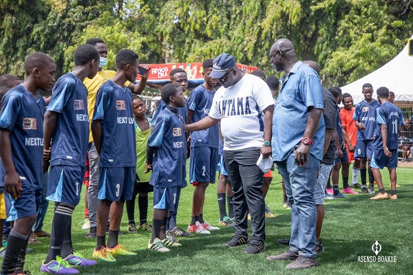 Mr Franciss Asenso-Boakye(2nd from right) inspecting one of the participating teams Mr Franciss Asenso-Boakye(2nd from right) inspecting one of the participating teams