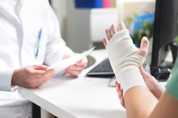Individuals with a wrist sprain feel an immediate pain as they perform their daily tasks Are you suffering from a wrist sprain?
