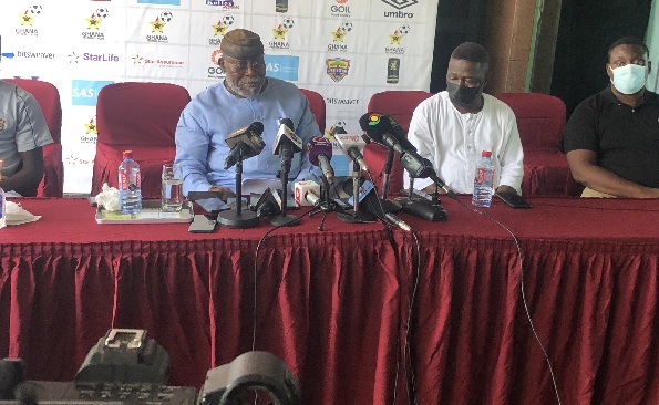 Dr Nyaho Nyaho-Tamakloe (middle) addressing the media at the press conference Dr Nyaho Nyaho-Tamakloe (middle) addressing the media at the press conference