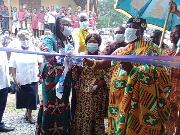 The Vice-Chancellor, KNUST, Prof. Dickson (left), the DCE for Sekyere South, Mrs Reckling Catherine (Middle) and the Chief of Wiamoase, Nana Boakye Yiadom II, cutting the tape to Commission the project. The Vice-Chancellor, KNUST, Prof. Dickson (left), the DCE for Sekyere South, Mrs Reckling Catherine (Middle) and the Chief of Wiamoase, Nana Boakye Yiadom II, cutting the tape to Commission the project.