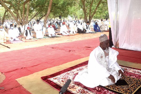 • Alhaj Maulvi Mohammed Bin Salih (in front) leading the Ahmadiyys in prayers • Alhaj Maulvi Mohammed Bin Salih (in front) leading the Ahmadiyys in prayers