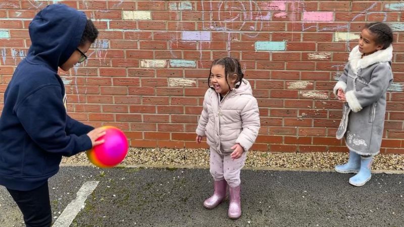 Parents are being urged to watch out for changes in behaviour Covid: Parents urged to be 'vigilant' as schools fully reopen