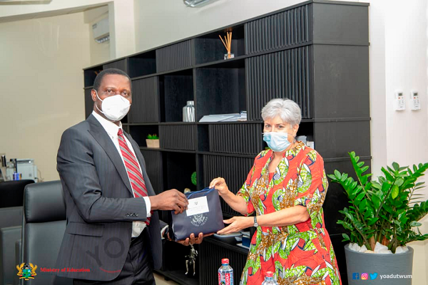 • Ms Stephanie Sullivan, US Ambassador to Ghana, presenting a gift to Dr Yaw Osei Adutwum, Minister of Education, during the visit. American Peace Corps to focus on STEM education