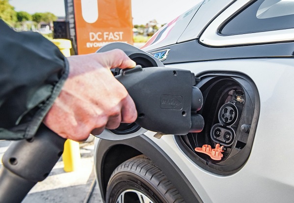 The sale of new petrol and diesel cars around the world would end by 2035.