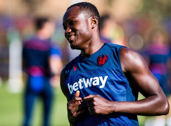 Raphael Dwamena in stable condition after collapse in Austrian Cup