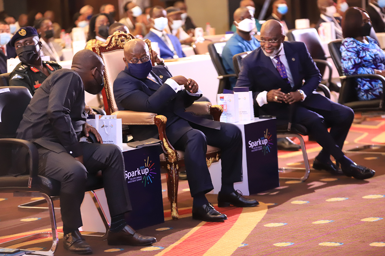 President Akufo-Addo (2nd left) interacting with Mr Kojo Oppong Nkrumah (left), Minister of Information. Looking on is Mr Yoofi Grant (2nd right), CEO, Ghana Investment Company (GIPC) President Akufo-Addo (2nd left) interacting with Mr Kojo Oppong Nkrumah (left), Minister of Information. Looking on is Mr Yoofi Grant (2nd right), CEO, Ghana Investment Company (GIPC)