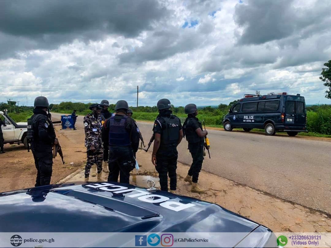 library photo Police kill 2 robbers and arrest 65-year-old weapon supplier
