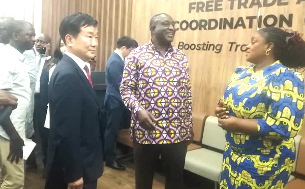Yoon-shik Kim (left), Chairman, CUPIA; Alan Kyerematen (middle), Minister of Trade and Industry, and Nana Ama Dokua Asiamah-Adjei, Deputy Minister of Trade and Industry Yoon-shik Kim (left), Chairman, CUPIA; Alan Kyerematen (middle), Minister of Trade and Industry, and Nana Ama Dokua Asiamah-Adjei, Deputy Minister of Trade and Industry