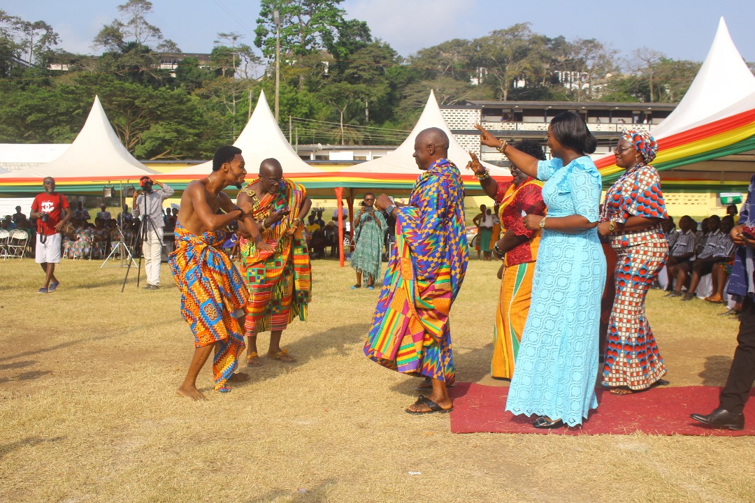C/R Minister shows dancing prowess, unknowingly offering herself for marriage 