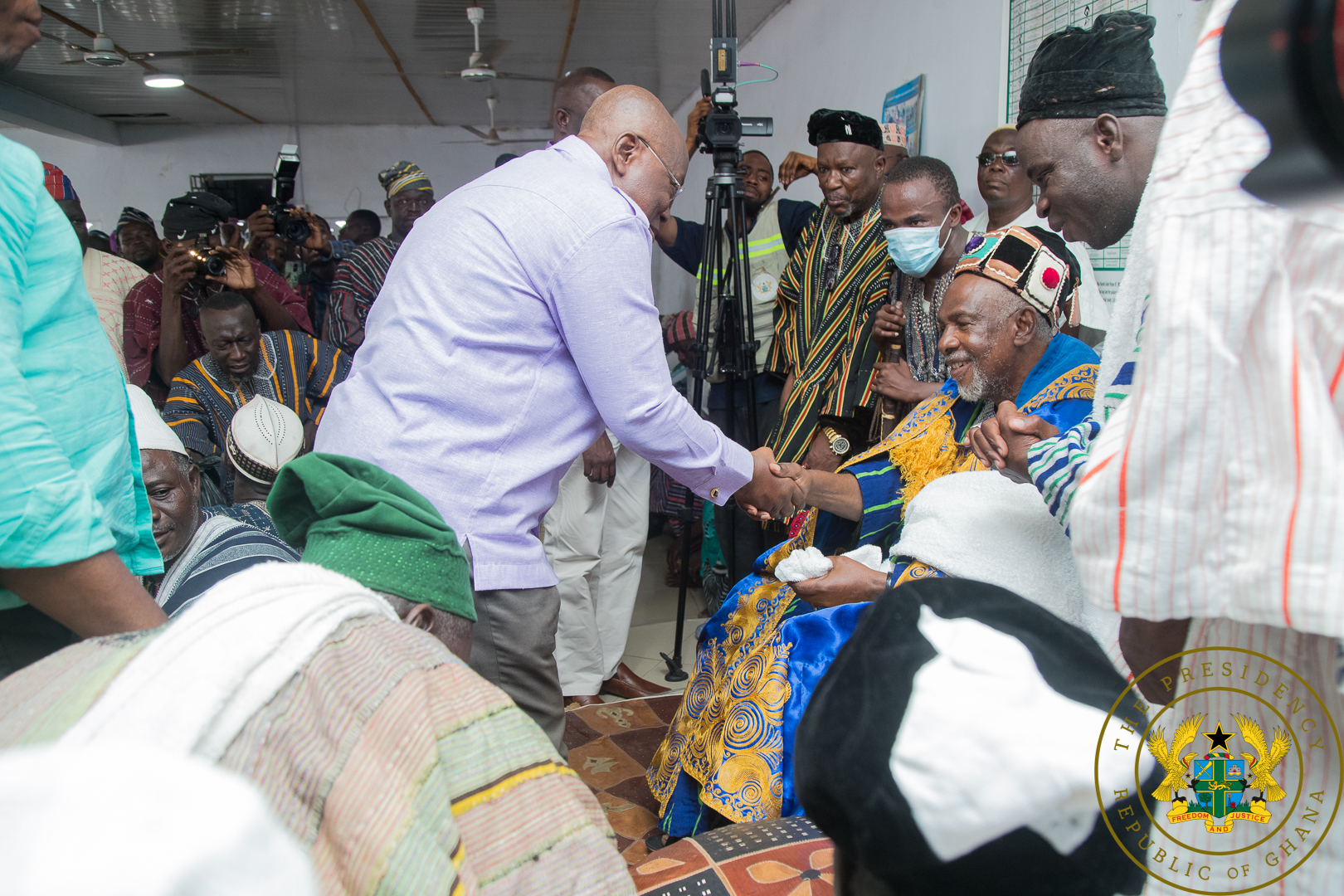 Naa Fuseini Seidu Pelpuo IV, the Overlord of the Wala Traditional Area, welcoming President Akufo-Addo to his palace Challenges won't affect road sector - President Akufo-Addo assures