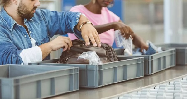 UK: Airport security 100ml liquid rule to be scrapped UK: Airport security 100ml liquid rule to be scrapped