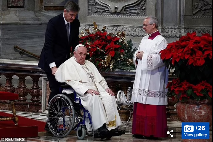 Pope Francis leads prayers to Benedict XVI Pope Francis leads prayers to Benedict XVI