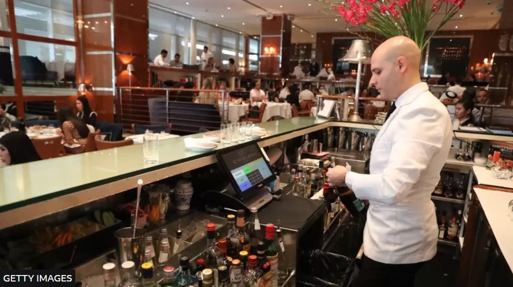 Dubai scraps 30% alcohol tax and licence fee in apparent bid to boost tourism