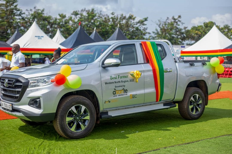 Asante Gold presents vehicle to Western North regional best farmer