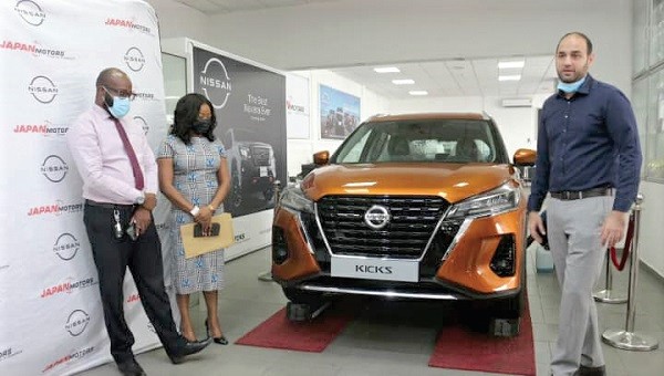 Mr Amine Kabbara (right) joined by other top executives of JMTC to launch the new vehicle