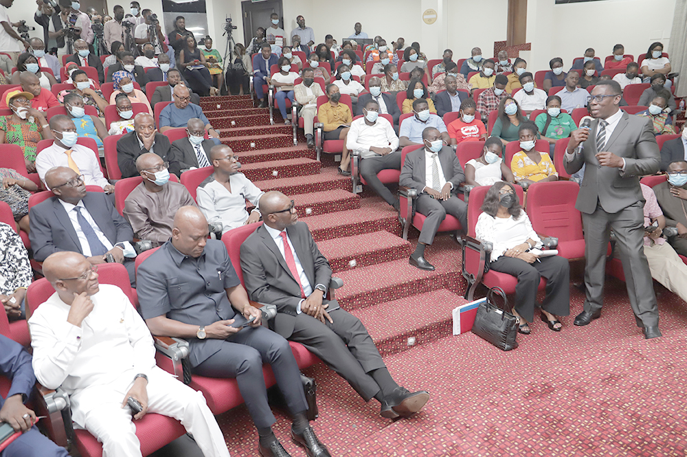 Dr Justice Yaw Ofori (standing), Commissioner of Insuance 