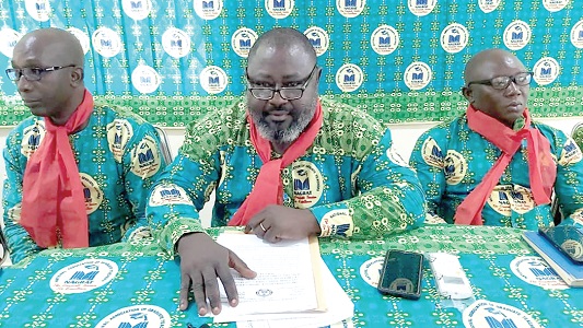 John Akunzebe (middle), Upper East Regional Chairman, NAGRAT, addressing the media John Akunzebe (middle), Upper East Regional Chairman, NAGRAT, addressing the media