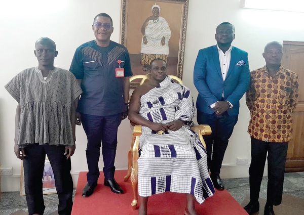 Kobby Asmah (2nd from left), Editor of the Daily Graphic, and Daasebre Kwaku Boateng III (seated), Omanhene of the New Juaben Traditioal Area, with Benjamin Tsatsu Korsinah (2nd from right), Zonal Business Manager for Eastern and Volta regions; George Folley (right), and Haruna Yussif Wunpini (left), Graphic reporter, at the Yiadom Hwedie Palace Kobby Asmah (2nd from left), Editor of the Daily Graphic, and Daasebre Kwaku Boateng III (seated), Omanhene of the New Juaben Traditioal Area, with Benjamin Tsatsu Korsinah (2nd from right), Zonal Business Manager for Eastern and Volta regions; George Folley (right), and Haruna Yussif Wunpini (left), Graphic reporter, at the Yiadom Hwedie Palace