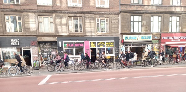  Even on trains, space is created for people to carry their bikes with them