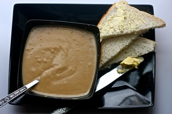 Oats, tea/other beverages and bread, porridge and biscuits are top among the foods chosen by late night eaters Oats, tea/other beverages and bread, porridge and biscuits are top among the foods chosen by late night eaters