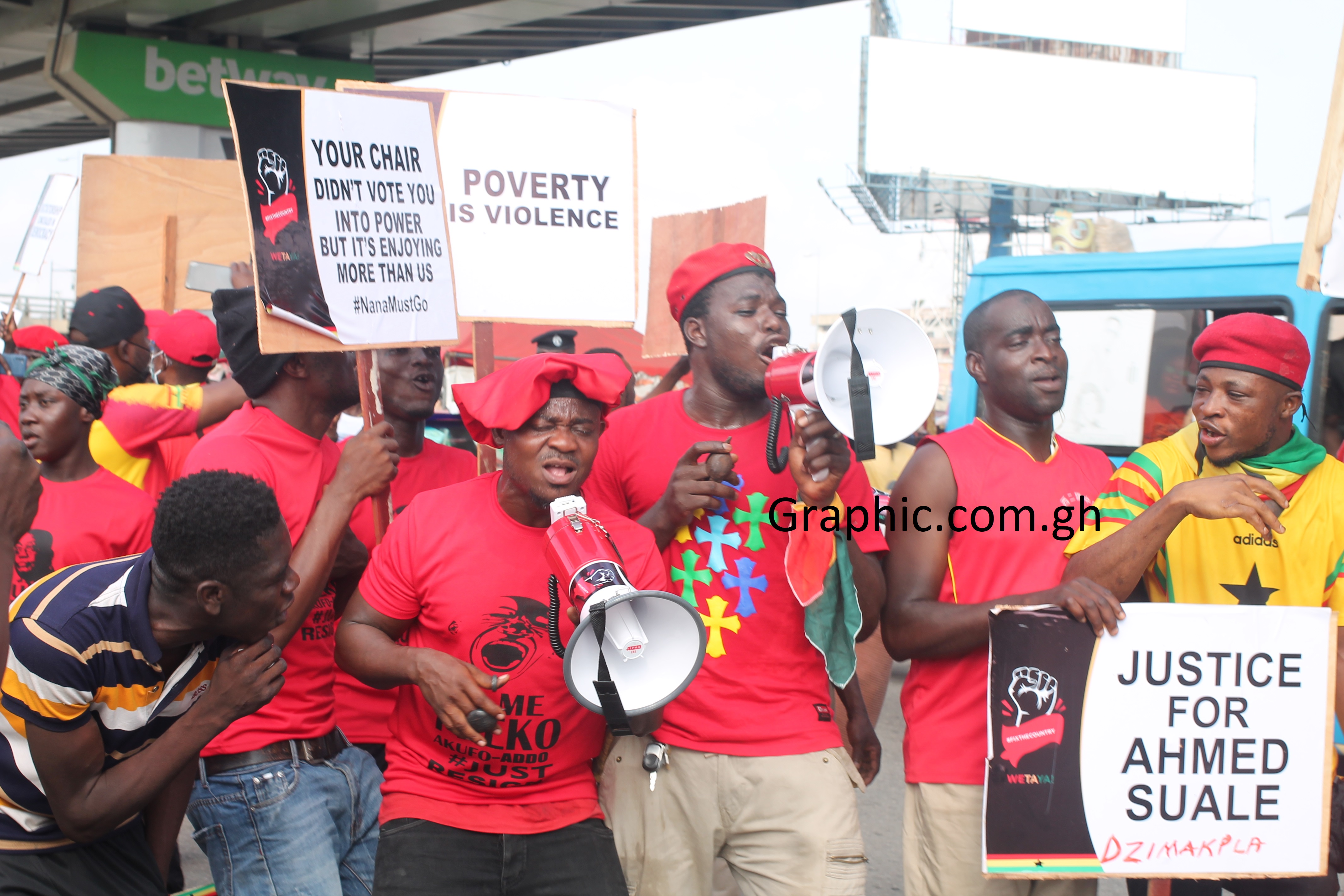 Kume preko demonstrators demand resignations