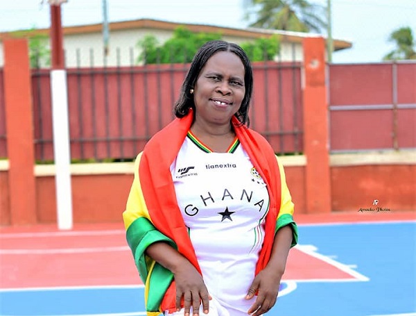 Gloria Ampofo sings for the Black Stars