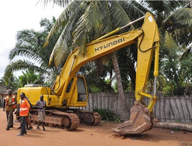 An abandoned payloader near the Goba Beach An abandoned payloader near the Goba Beach