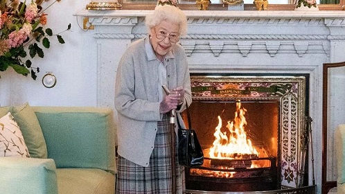 Queen's doctors concerned for her health - Buckingham Palace/ EPA Queen's doctors concerned for her health - Buckingham Palace