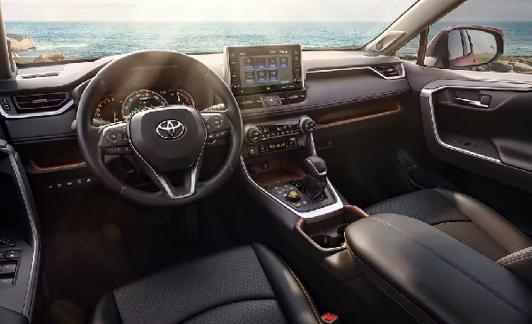 Auto industry makes rebound after years of negative growth