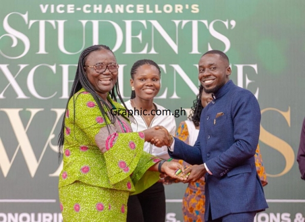 3 KNUST students who prevented colleague from attempting suicide honoured by Vice Chancellor