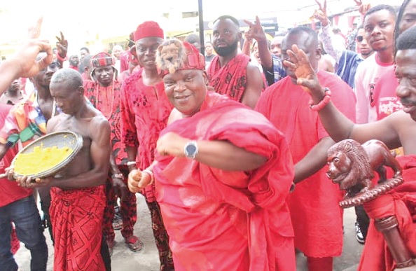 Nii Ayi-Bonte II (middle), Gbese Mantse, dancing after sprinkling ‘Kpokpoi’ to mark the occasion Nii Ayi-Bonte II (middle), Gbese Mantse, dancing after sprinkling ‘Kpokpoi’ to mark the occasion