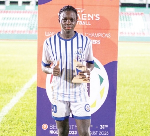 Comfort Amponsah with her Player of the Match award
