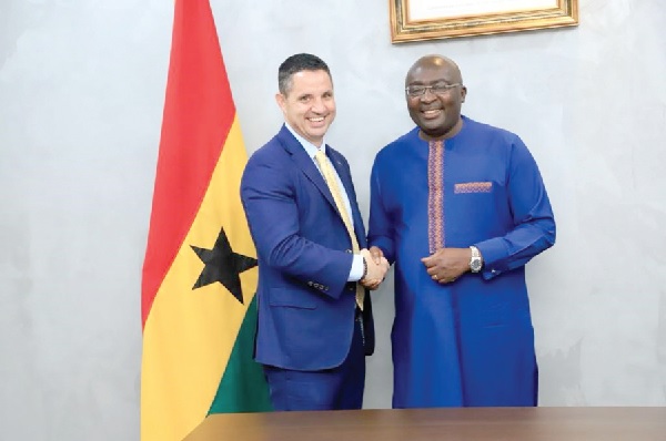 • Mark Jensen (left), CEO, ReElement Technologies Corporation, exchanging pleasantaries with Vice President Dr Mahamudu Bawumia 2 Partner to launch Africa’s first lithium processing plant in Ghana
