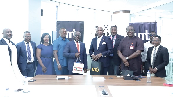 Ato Afful (5th from right), MD, Graphic Communications Group Limited, Nana Kwadwo Dwemoh Benneh (5th from left), Chief Executive Officer, UMB, with officials of UMB and GCGL after the meeting. Pictures: EDNA SALVO-KOTEY Ato Afful (5th from right), MD, Graphic Communications Group Limited, Nana Kwadwo Dwemoh Benneh (5th from left), Chief Executive Officer, UMB, with officials of UMB and GCGL after the meeting. Pictures: EDNA SALVO-KOTEY