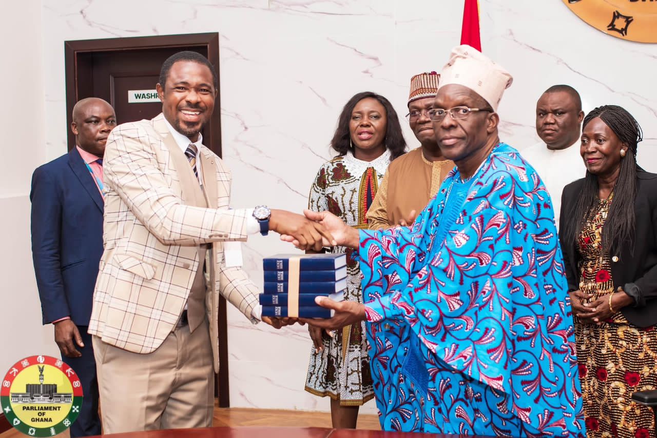 Gideon International presents Bibles to Ghana Parliament Gideon International presents Bibles to Ghana Parliament