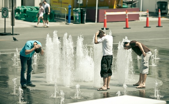 Pictures showing people cooling down in different parts of the world have resurfaced online Pictures showing people cooling down in different parts of the world have resurfaced online