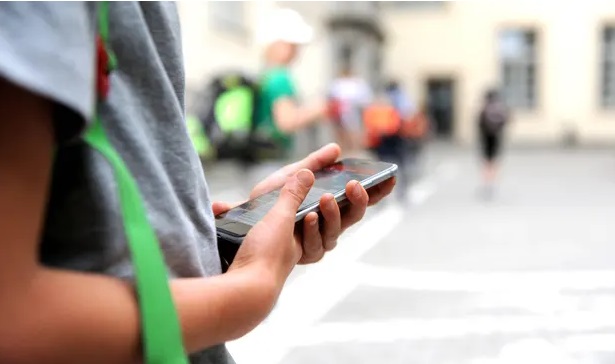 The UN report warned of a ‘negative link’ between excessive use of digital technology and student performance. Photograph: Sueddeutsche Zeitung Photo/Alamy ‘Put learners first’: Unesco calls for global ban on smartphones in schools