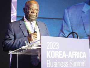  Sir Samuel Esson Jonah, Executive Chairman of Jonah Capital Limited, speaking at the event