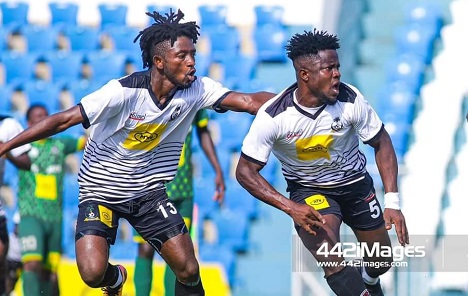 Boateng Frimpong (right) will lead the lines for King Faisal against in-form Dreams FC King Faisal