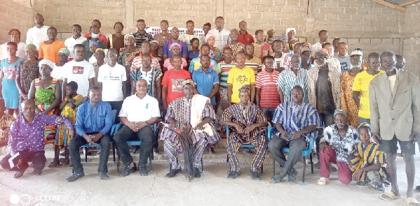 • Dan Taylor (seated 2nd from left) with members of the networks of Kodorogo and Zorko in the Upper East Region