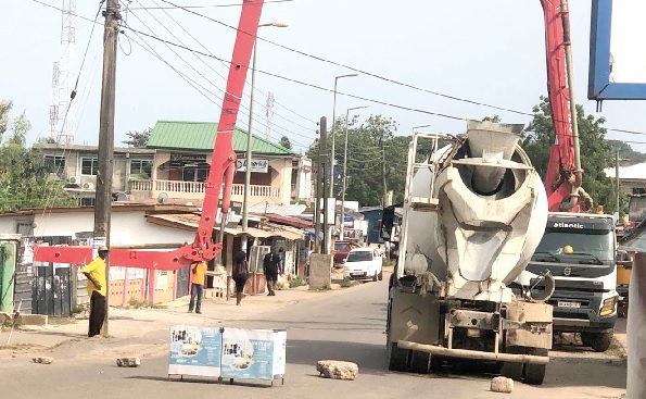 • The Takoradi Technical University road which is one of the major roads which was blocked without permit as a result of the ongoing road construction in Takoradi • The Takoradi Technical University road which is one of the major roads which was blocked without permit as a result of the ongoing road construction in Takoradi