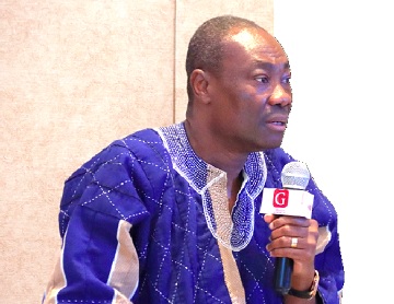 Martin Kwaku Ayisi (left), Chief Executive Officer, Minerals Commission, addressing participants in the dialogue. Picture: ELVIS NII NOI DOWUONA Martin Kwaku Ayisi (left), Chief Executive Officer, Minerals Commission, addressing participants in the dialogue. Picture: ELVIS NII NOI DOWUONA