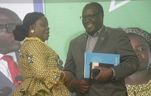 Prof. Francis Chisaka Kasolo (right), WHO Representative in Ghana, in a chat with Perpetual Ofori-Marfo, President, Ghana Registered Nurses and Midwives Association Prof. Francis Chisaka Kasolo (right), WHO Representative in Ghana, in a chat with Perpetual Ofori-Marfo, President, Ghana Registered Nurses and Midwives Association